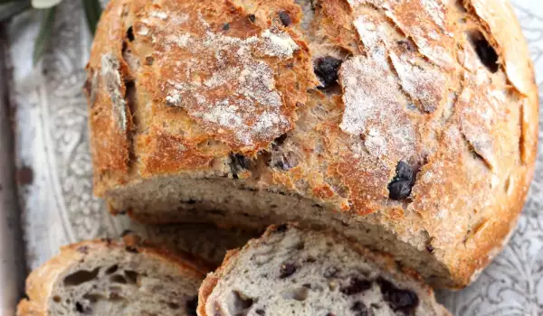 Монашески хляб с маслини за св. Лука – простота и сила